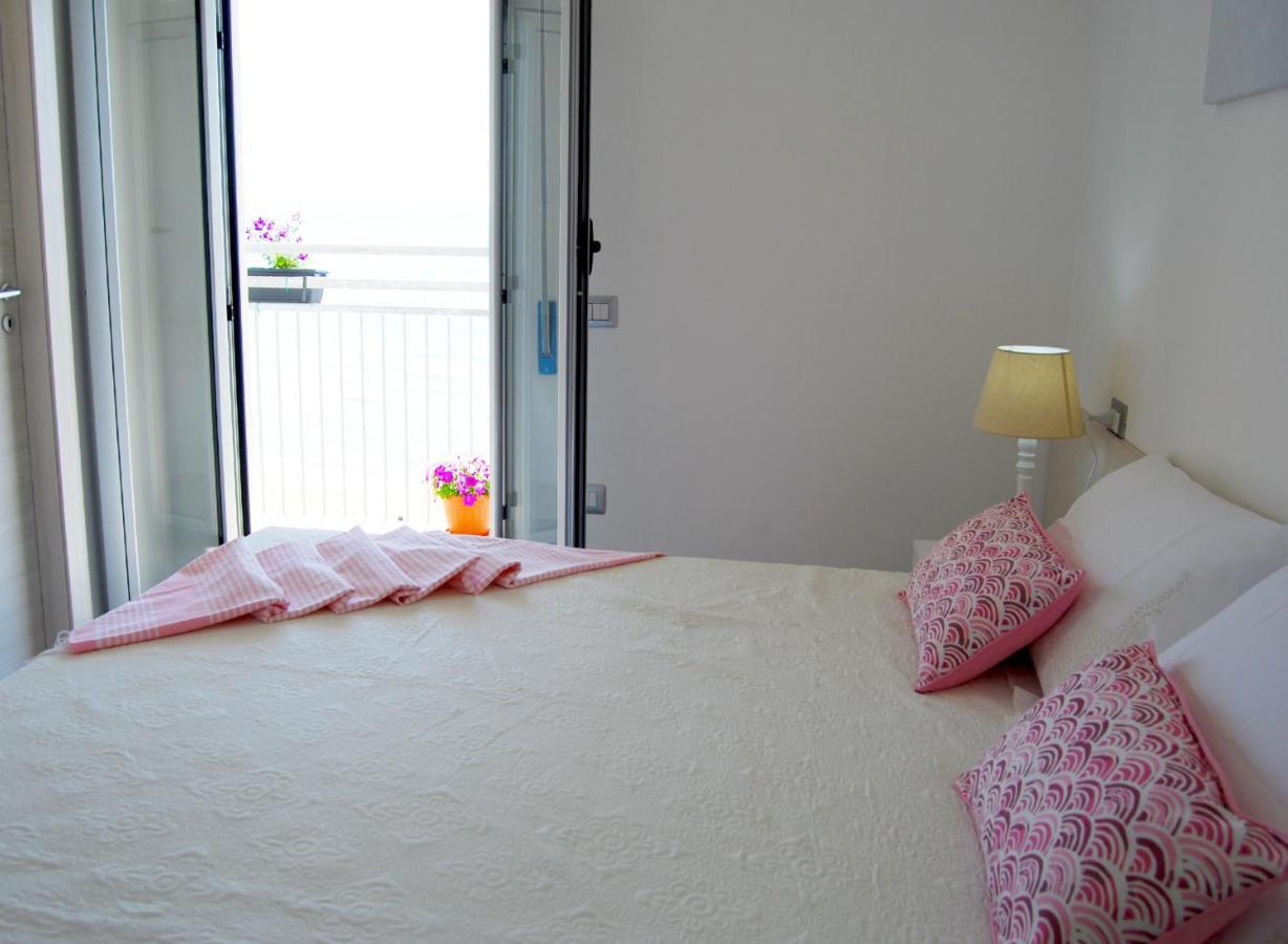 B&B Capo Rizzuto Fronte Mare Luaran gambar