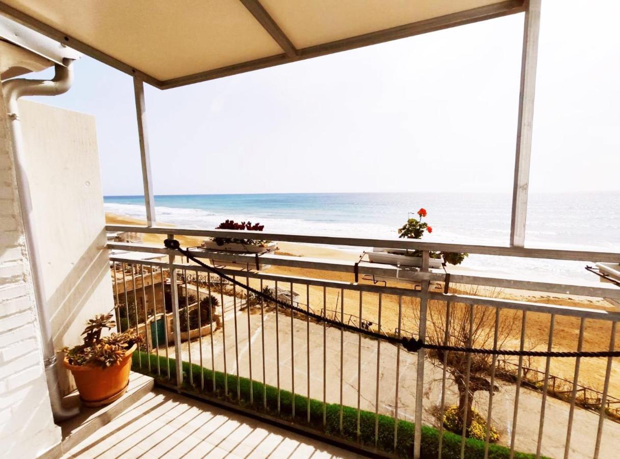 B&B Capo Rizzuto Fronte Mare Luaran gambar