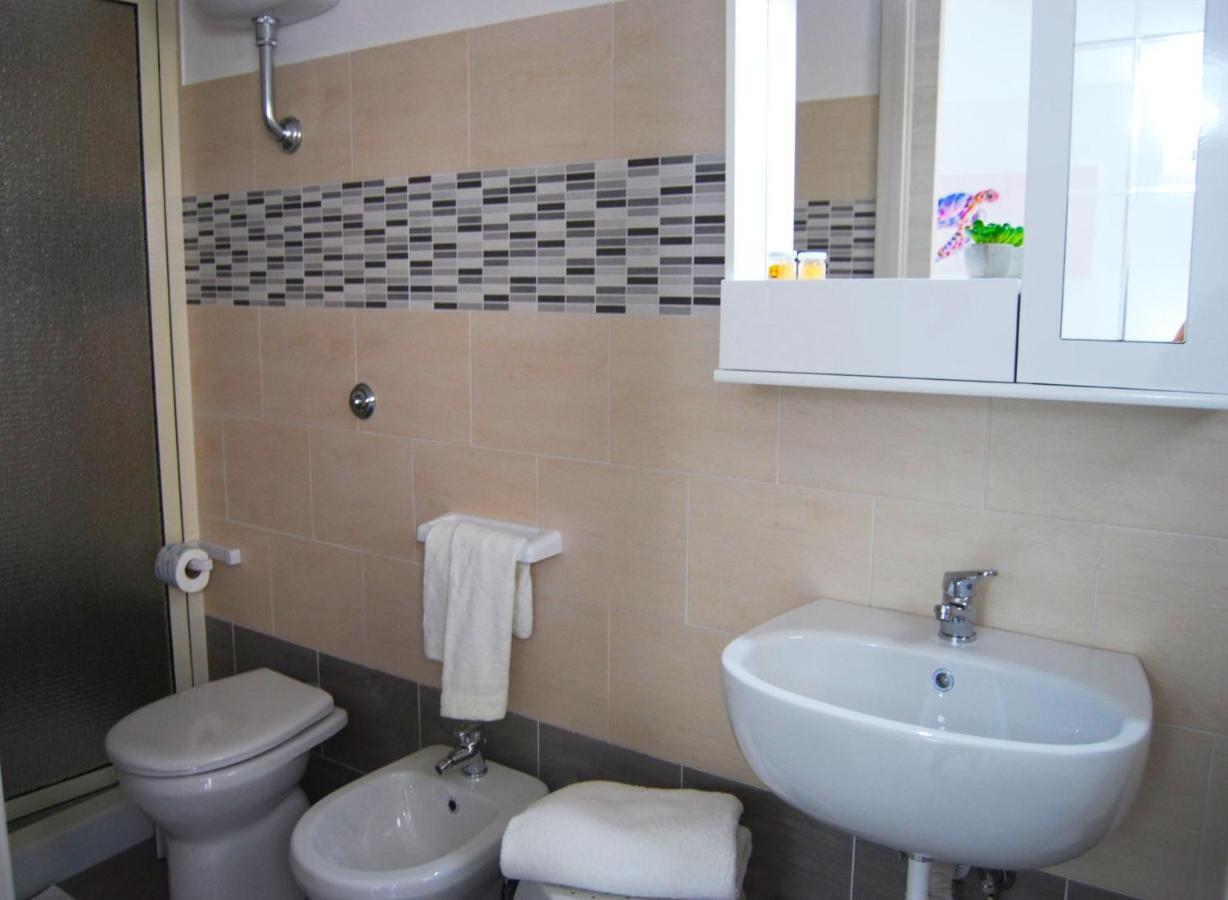 B&B Capo Rizzuto Fronte Mare Luaran gambar